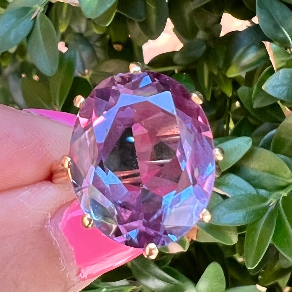 VINTAGE 14K GOLD LARGE OVAL PURPLE SAPPHIRE COLOR CHANGE BASKET SETTING RING